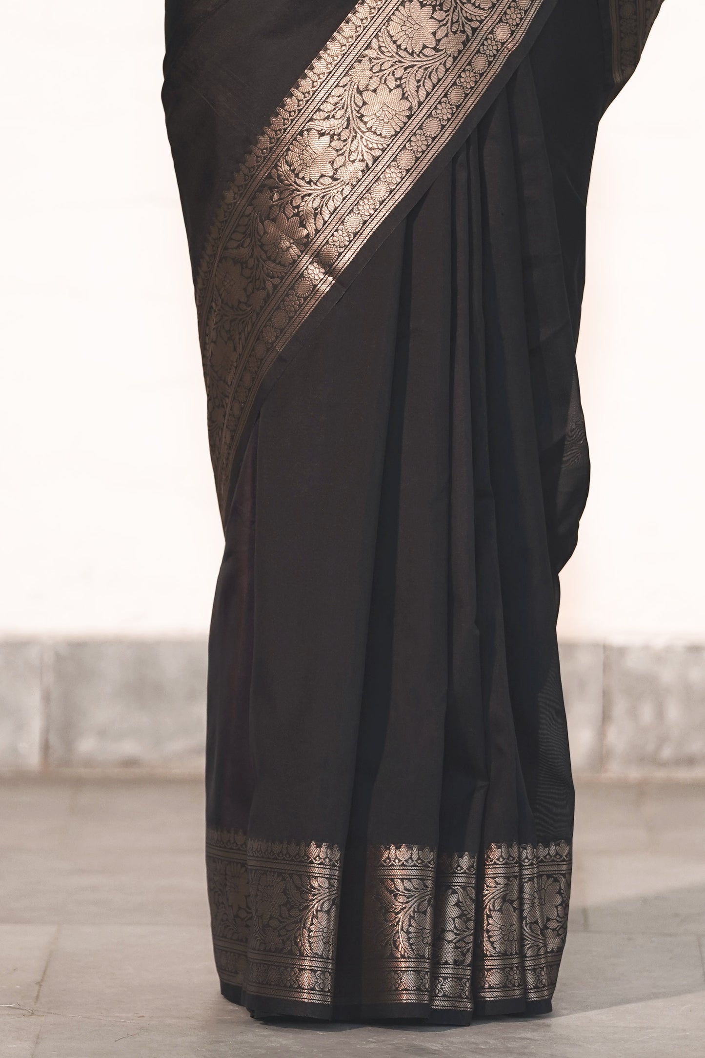 Black Plain Blend Silk Saree with traditional border palla and woven blouse