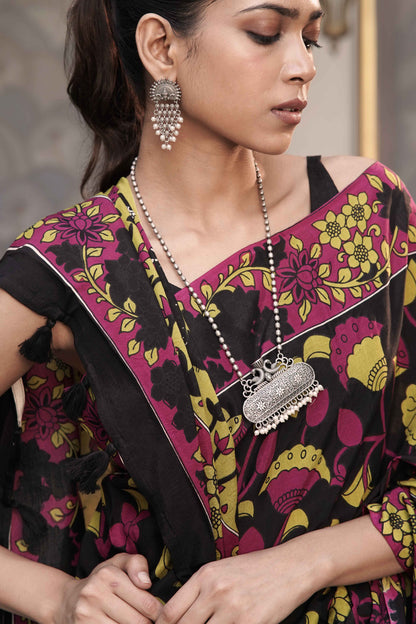Black Kalamkari Digital print with contrast figurative story pallu and contrast off-white unstitched blouse in kalamkari print