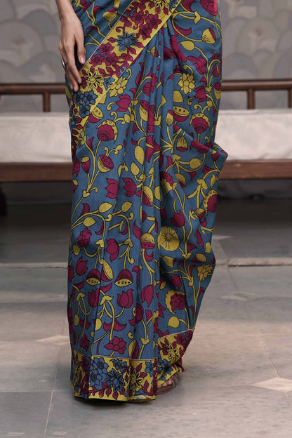 Blue Kalamkari Digital print with contrast figurative story pallu and contrast off-white unstitched blouse in kalamkari print